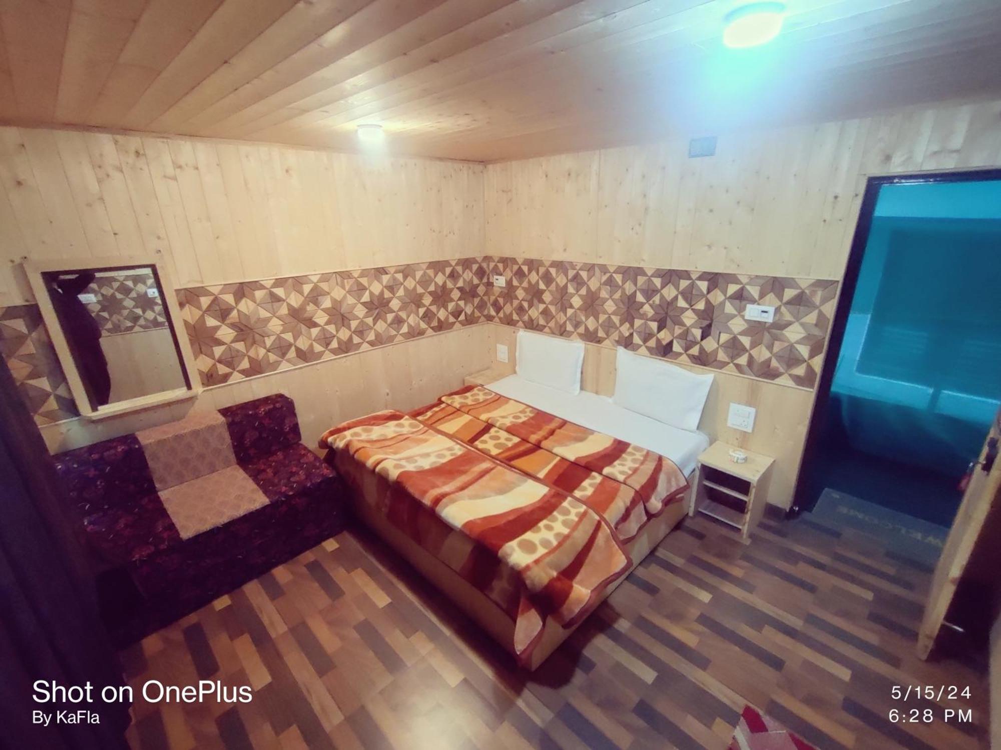 New Heaven Rose Hotel Pahalgām Exterior foto